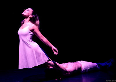 Spectacle portes accrobatiques