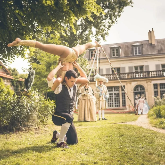 Un autre regard sur cette garden party royale à Versailles 👑🌿
Cette fois-ci, captée par l’objectif sensible de @als_photo78 📸
Entre soie, cerceau et éclats d’époque… un instant suspendu dans le temps ✨
Un évènement @lv_rxl

#Versailles #LeCharton #ALSPhoto #GardenPartyRoyale #SpectacleVivante #CerceauAérien #TissuAérien #CostumeHistorique #ArtEtHistoire #LuxuryEvent #AerialPerformance